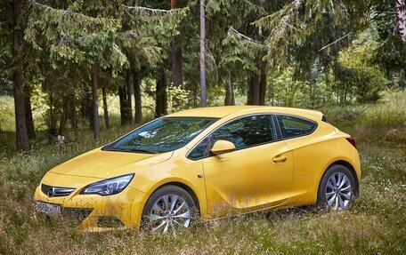 Opel Astra J, 2014 год, 980 000 рублей, 1 фотография