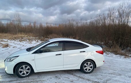 Hyundai Solaris II рестайлинг, 2012 год, 860 000 рублей, 5 фотография