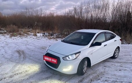 Hyundai Solaris II рестайлинг, 2012 год, 860 000 рублей, 4 фотография