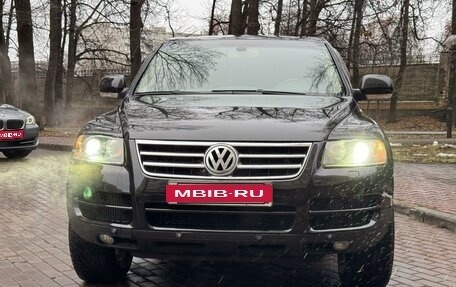 Volkswagen Touareg III, 2005 год, 1 350 000 рублей, 1 фотография