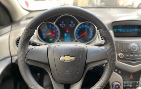 Chevrolet Cruze II, 2011 год, 999 000 рублей, 8 фотография