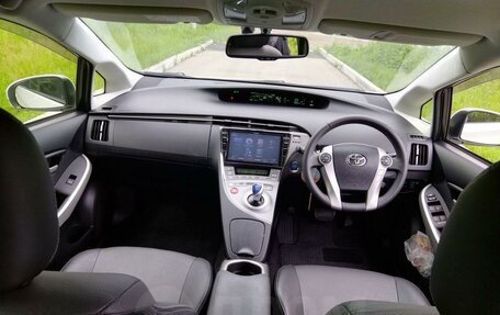 Toyota Prius, 2014 год, 1 450 000 рублей, 13 фотография