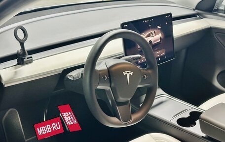 Tesla Model Y I, 2023 год, 7 500 000 рублей, 13 фотография