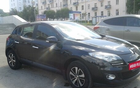 Renault Megane III, 2014 год, 880 000 рублей, 2 фотография