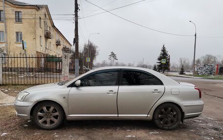 Toyota Avensis III рестайлинг, 2004 год, 750 000 рублей, 2 фотография