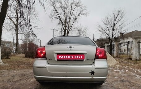 Toyota Avensis III рестайлинг, 2004 год, 750 000 рублей, 3 фотография