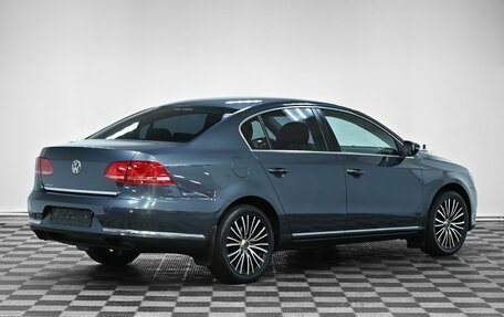 Volkswagen Passat B7, 2011 год, 899 000 рублей, 2 фотография