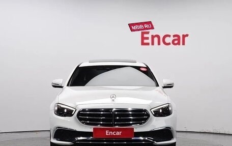 Mercedes-Benz E-Класс, 2022 год, 6 500 000 рублей, 1 фотография