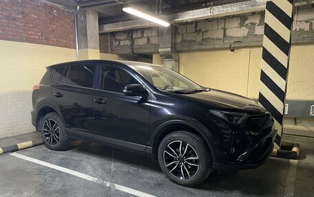 Toyota RAV4, 2016 год, 3 085 000 рублей, 1 фотография