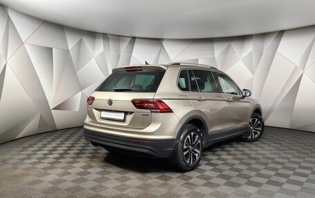 Volkswagen Tiguan II, 2019 год, 2 773 000 рублей, 2 фотография