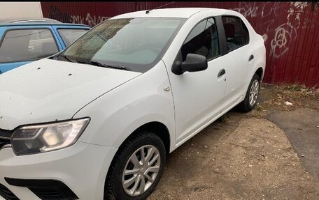 Renault Logan II, 2018 год, 690 000 рублей, 2 фотография