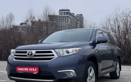 Toyota Highlander III, 2011 год, 2 000 000 рублей, 1 фотография