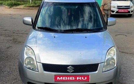 Suzuki Swift III, 2005 год, 500 000 рублей, 1 фотография