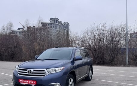 Toyota Highlander III, 2011 год, 2 000 000 рублей, 2 фотография