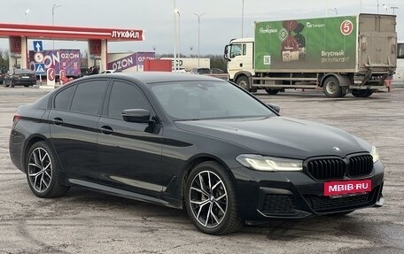 BMW 5 серия, 2021 год, 7 850 000 рублей, 2 фотография