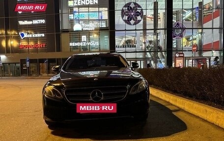 Mercedes-Benz E-Класс, 2018 год, 3 000 000 рублей, 4 фотография