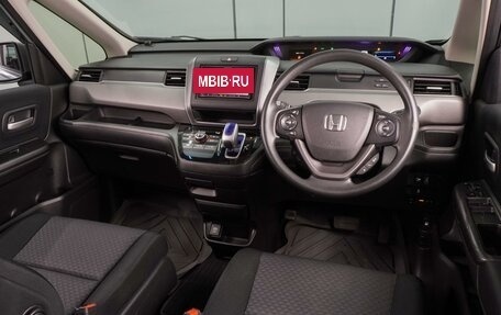 Honda Freed II, 2016 год, 1 889 000 рублей, 6 фотография