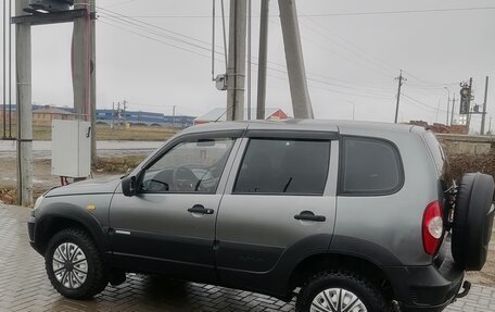 Chevrolet Niva I рестайлинг, 2010 год, 600 000 рублей, 4 фотография