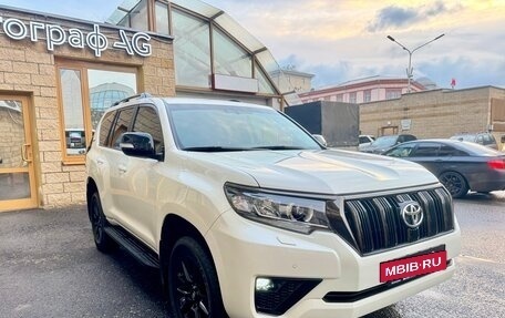 Toyota Land Cruiser Prado 150 рестайлинг 2, 2023 год, 7 600 000 рублей, 4 фотография