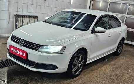 Volkswagen Jetta VI, 2012 год, 950 000 рублей, 8 фотография