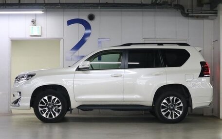 Toyota Land Cruiser Prado 150 рестайлинг 2, 2022 год, 6 800 999 рублей, 9 фотография