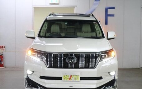 Toyota Land Cruiser Prado 150 рестайлинг 2, 2022 год, 6 800 999 рублей, 2 фотография