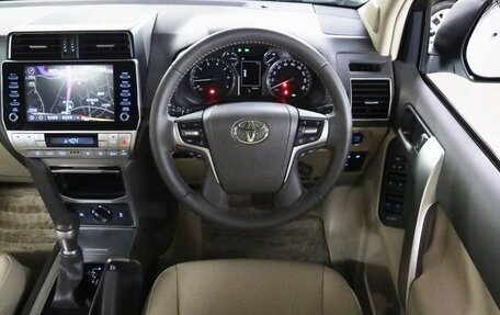 Toyota Land Cruiser Prado 150 рестайлинг 2, 2022 год, 6 800 999 рублей, 16 фотография