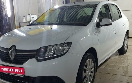 Renault Logan II, 2017 год, 949 000 рублей, 3 фотография