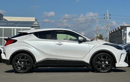 Toyota C-HR I рестайлинг, 2021 год, 1 585 000 рублей, 5 фотография