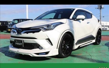 Toyota C-HR I рестайлинг, 2017 год, 1 282 000 рублей, 2 фотография