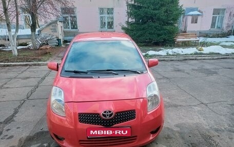 Toyota Yaris III рестайлинг, 2008 год, 655 000 рублей, 1 фотография