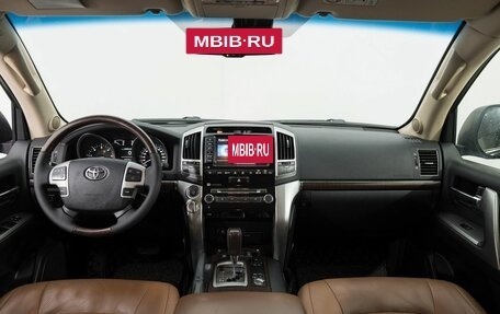 Toyota Land Cruiser 200, 2015 год, 4 890 000 рублей, 32 фотография