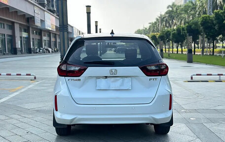 Honda Fit, 2021 год, 1 300 000 рублей, 5 фотография