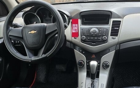 Chevrolet Cruze II, 2011 год, 950 000 рублей, 7 фотография