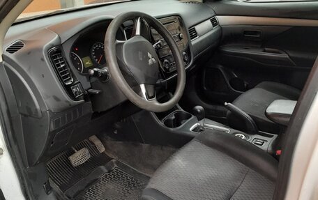 Mitsubishi Outlander III рестайлинг 3, 2014 год, 1 297 000 рублей, 6 фотография