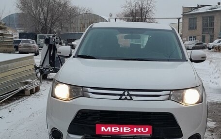 Mitsubishi Outlander III рестайлинг 3, 2014 год, 1 297 000 рублей, 5 фотография