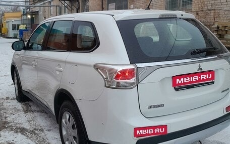 Mitsubishi Outlander III рестайлинг 3, 2014 год, 1 297 000 рублей, 3 фотография