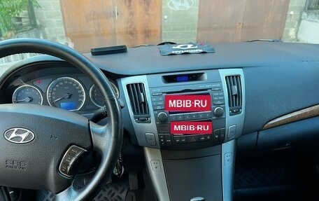 Hyundai Sonata VI, 2009 год, 900 000 рублей, 2 фотография