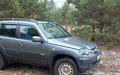 Chevrolet Niva I рестайлинг, 2017 год, 900 000 рублей, 3 фотография