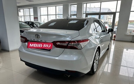 Toyota Camry, 2019 год, 3 100 000 рублей, 5 фотография