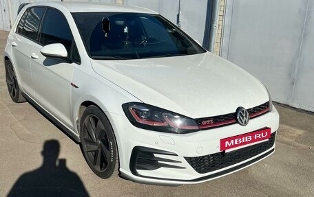 Volkswagen Golf GTI VII, 2019 год, 2 750 000 рублей, 2 фотография