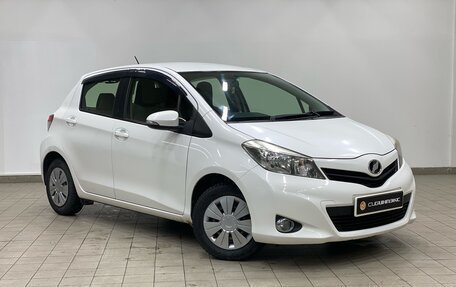 Toyota Vitz, 2012 год, 825 000 рублей, 2 фотография