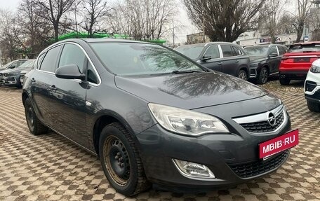 Opel Astra J, 2011 год, 630 000 рублей, 2 фотография