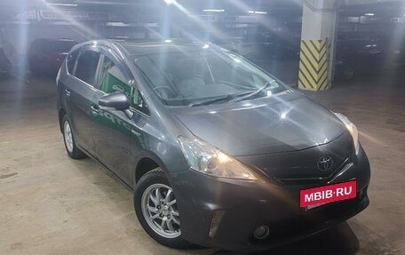 Toyota Prius Alpha I (ZVW40/41), 2013 год, 1 450 000 рублей, 2 фотография