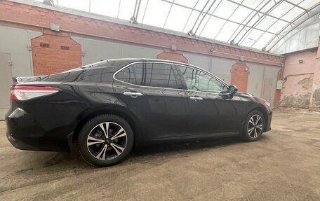 Toyota Camry, 2018 год, 3 650 000 рублей, 2 фотография