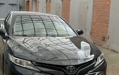 Toyota Camry, 2018 год, 3 650 000 рублей, 6 фотография