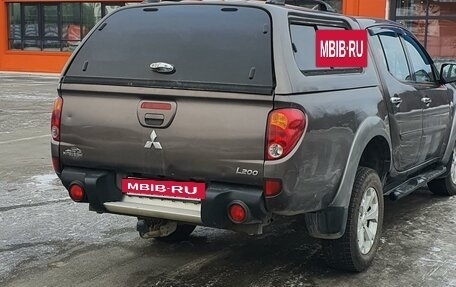 Mitsubishi L200 IV рестайлинг, 2014 год, 2 400 000 рублей, 4 фотография