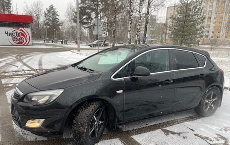 Opel Astra J, 2011 год, 700 000 рублей, 2 фотография