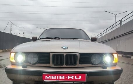 BMW 5 серия, 1989 год, 650 000 рублей, 3 фотография