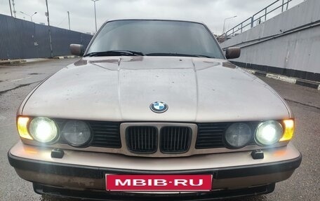 BMW 5 серия, 1989 год, 650 000 рублей, 2 фотография